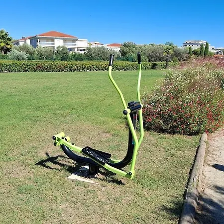 Grand Front De Climatisé-piscine-parking- Juan Les Pins *