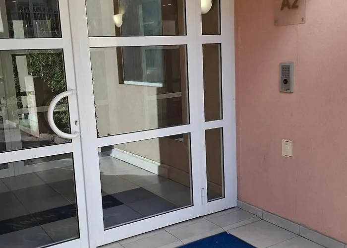 Grand Front De Climatise-piscine-parking- Juan Les Pins Apartment