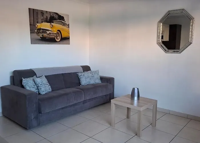 Apartment Grand Front De Climatise-piscine-parking- Juan Les Pins