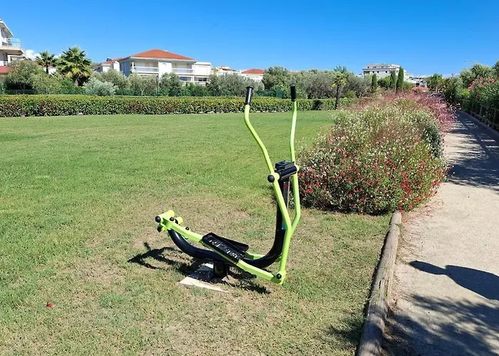 Grand Front De Climatise-piscine-parking- Juan Les Pins *